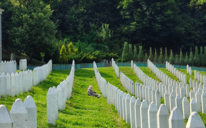 Small 1srebrenica6 adis karadza