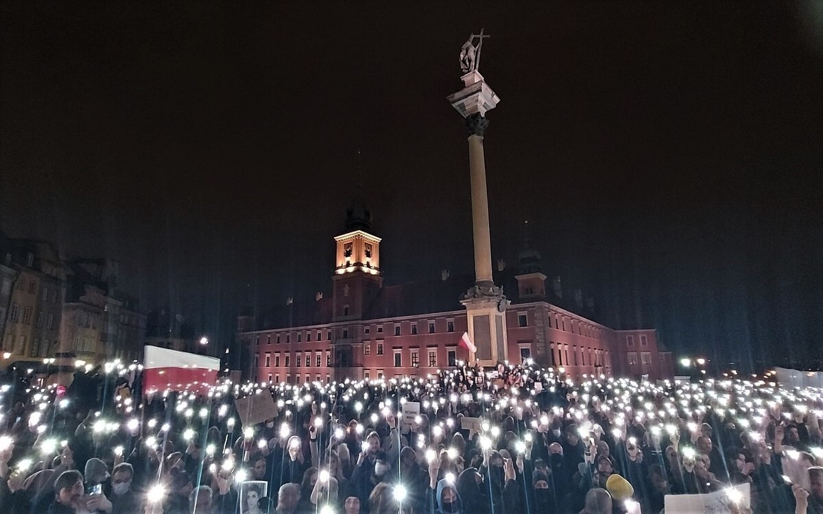 Large rsz 1ogolnopolski strajk kobiet facebook