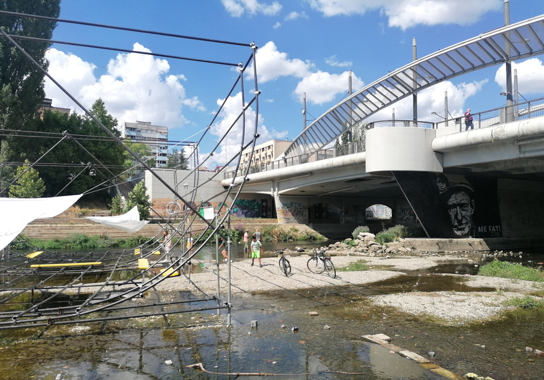 Large 1kosovska mitrovica   instalacija