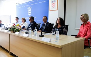 Small konferencija1   %c2%aaeljko hladika pixsell