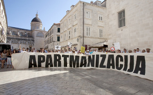 Small lasi%c4%86  politika referendumi