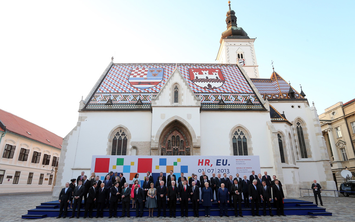 Large 1ulazak u eu davor puklavec