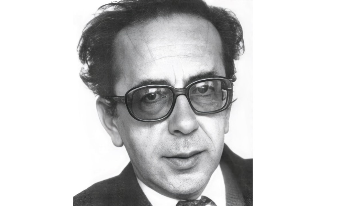 Large ismail kadare portret