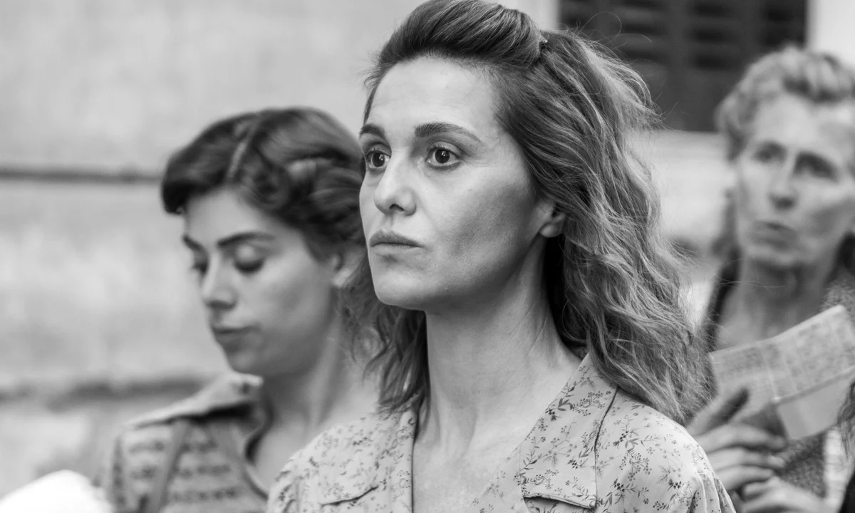 Large ce ancora paola cortellesi