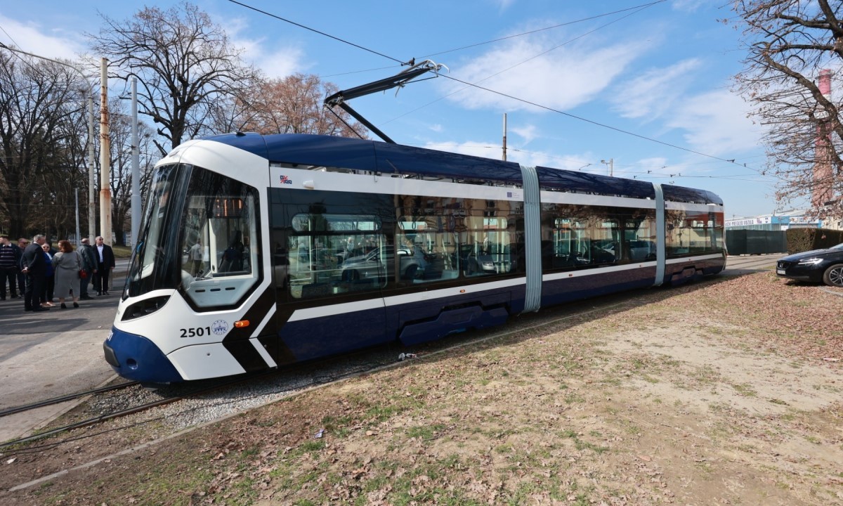 Large tramvaj