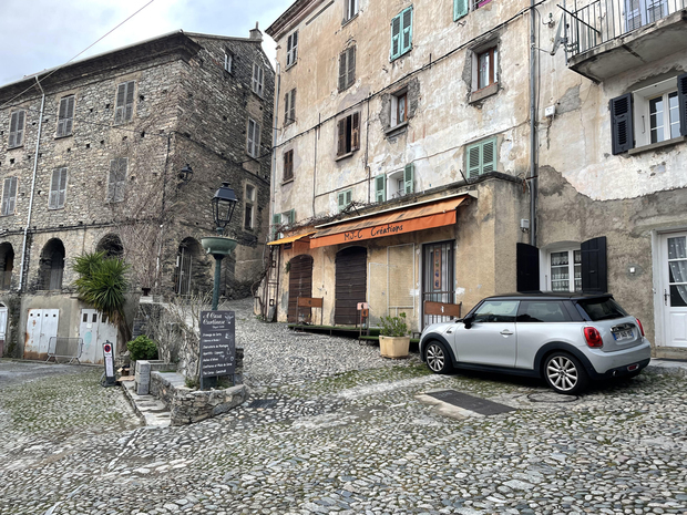 Tople ulice korzikanskog gradića (Foto: Mašenjka Bačić)