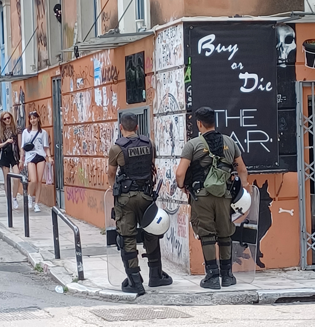 U kvartu je u svakom trenutku raspoređeno 200 policajaca koji čuvaju gradilište metroa (Foto: Tena Erceg)