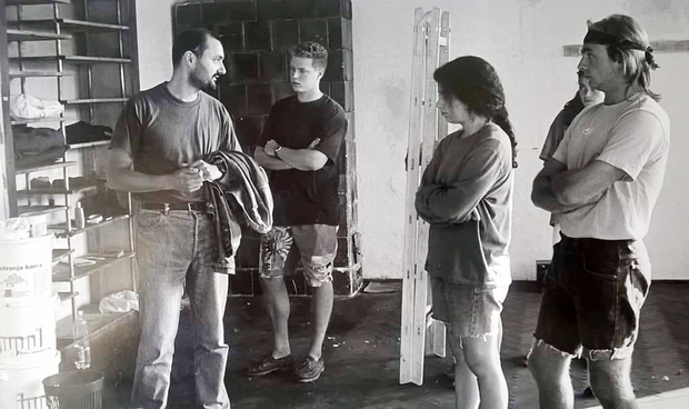 Goran Božičević s drugim volonterima i volonterkama u srpnju 1993. (Foto: Keith Michael Holmes)