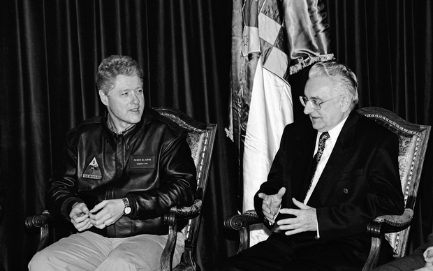 Bill Clinton obvezao je "razbojnike" Tuđmana i Miloševića na Dayton, smatra Biden 