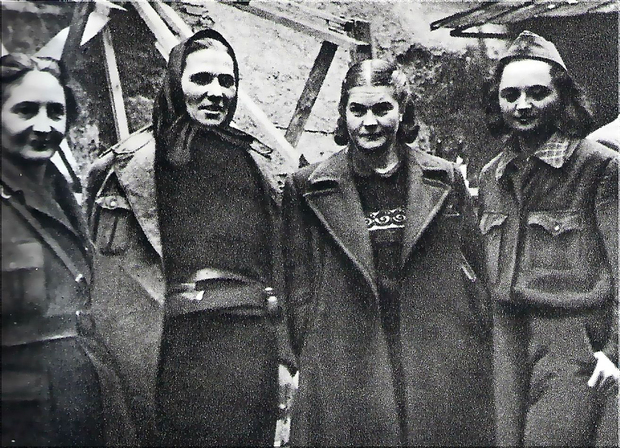 Mica Šlander Marinko, Kata Pejnović, Maca Gržetić i Mitra Mitrović (Foto: Muzej II. zasjedanja AVNOJ-a)