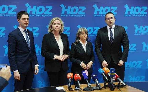 Europarlamentarci HDZ-a prozvali su konkurente iz SDP-a za izdaju nacionalnih interesa – Ressler, Zovko, Glavak i Sokol (Foto: Denis Kapetanović/PIXSELL)