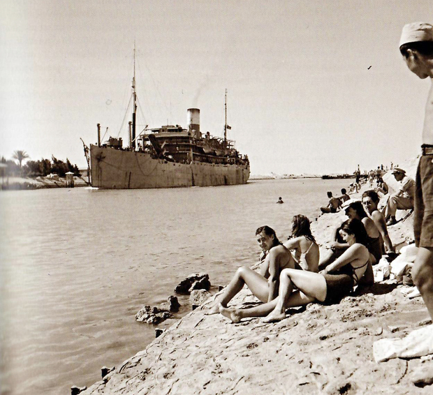 Trenuci razonode uz Sueski kanal (Foto: Kongresna knjižnica SAD-a, fond UNRRA)