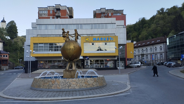 Gotovo puste ulice Srebrenice (Foto: Jelena Hadžović)